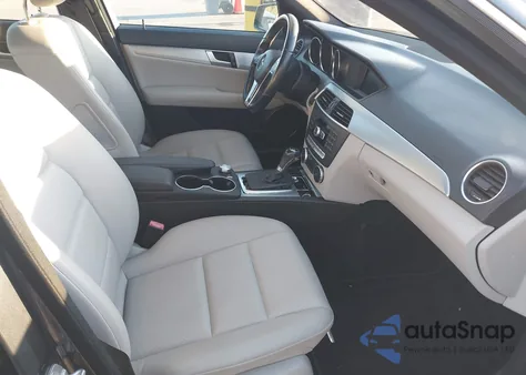 2013 Mercedes-Benz C 250 from USA, damaged, VIN WDDGF4HB4DA750002